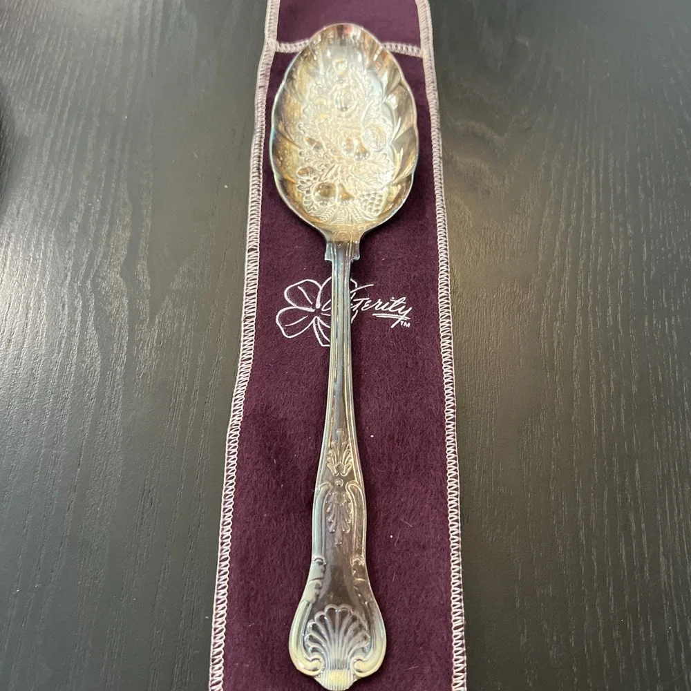 Sheffield England Eisenberg- Lozano EPNS A1 Bon‎ Berry Serving Spoons